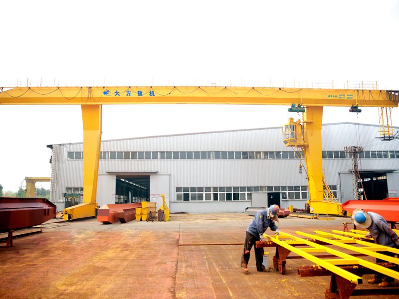L型電動(dòng)葫蘆門(mén)式起重機(jī)